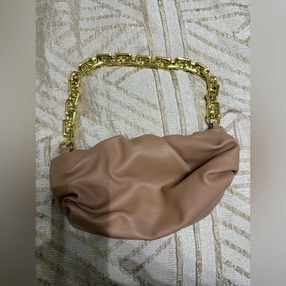 Prime Original Women’s Cloud Shaped Dumpling Chain Purse‎ - Color Beige
